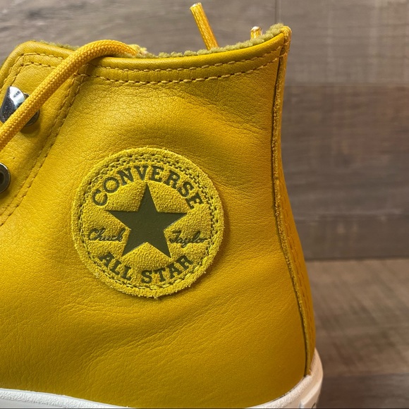 Converse CTAS Lugged Leather High ‘Gold Dart’ - Picture 3 of 8